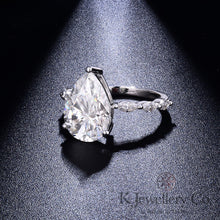 Load image into gallery viewer Moissanite Pear 5ct Ring (5 carats)