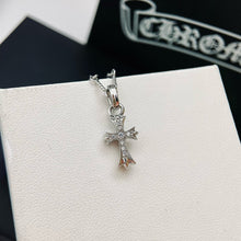 將圖片載入圖庫檢視器 Cubic Zirconia Cross Necklace 高碳鑽純銀雙十字架頸鏈