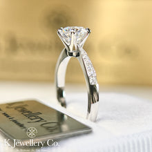 將圖片載入圖庫檢視器 Moissanite Six Prongs Ring 莫桑石靈動六爪戒指