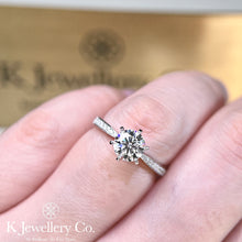 將圖片載入圖庫檢視器 Moissanite Six Prongs Ring 莫桑石靈動六爪戒指