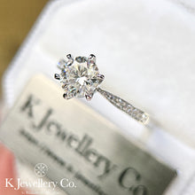將圖片載入圖庫檢視器 Moissanite Six Prongs Ring 莫桑石靈動六爪戒指