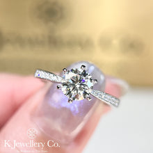 將圖片載入圖庫檢視器 Moissanite Six Prongs Ring 莫桑石靈動六爪戒指