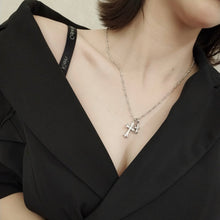 將圖片載入圖庫檢視器 Cubic Zirconia Cross Necklace 高碳鑽純銀雙十字架頸鏈