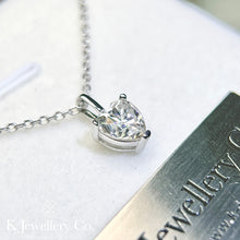 將圖片載入圖庫檢視器 Moissanite Heart Necklace 莫桑石愛心型清鑲頸鏈