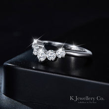 Load image into gallery viewer Moissanite V Stacking Ring