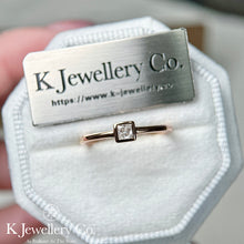 Load image into gallery viewer Moissanite Mini 0.3ct Princess Cut Ring Moissanite Princess Cut 30 Points Ring