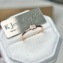 Load image into gallery viewer Moissanite Mini 0.3ct Princess Cut Ring Moissanite Princess Cut 30 Points Ring