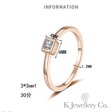 Load image into gallery viewer Moissanite Mini 0.3ct Princess Cut Ring Moissanite Princess Cut 30 Points Ring