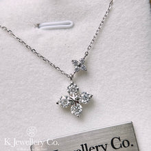 Load image into gallery viewer Moissanite Lucky Clover Necklace Moissanite four-leaf clover mother-in-law necklace