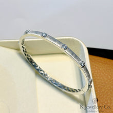 將圖片載入圖庫檢視器 Cubic Zirconia Silver Brushed Bangle 進口訂製高碳鑽純銀拉絲手鐲