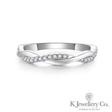 Load image into gallery viewer Moissanite Twisted Oval Cut 1.5ct + 0.75 Ring (Moissanite oval shape, 1.5 carats, three stones in a wave pattern)