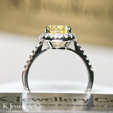 將圖片載入圖庫檢視器 Moissanite Yellow Oval Halo Ring 訂制版黃色莫桑石鵝蛋形圍鑲戒指