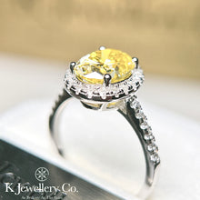將圖片載入圖庫檢視器 Moissanite Yellow Oval Halo Ring 訂制版黃色莫桑石鵝蛋形圍鑲戒指