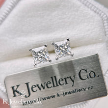 將圖片載入圖庫檢視器 Moissanite Princess Cut Ear Studs 莫桑石公主方石清鑲耳釘