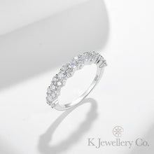 Load image into gallery viewer Moissanite Starlight Cluster Ring