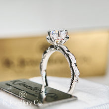 Load image into gallery viewer Moissanite Vintage Crown Flower Setting Ring Moissanite Vintage Crown Flower Setting Ring