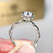 Load image into gallery viewer Moissanite Vintage Crown Flower Setting Ring Moissanite Vintage Crown Flower Setting Ring