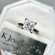 將圖片載入圖庫檢視器 Moissanite Princess Cut Ring 莫桑石公主方戒指