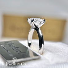 將圖片載入圖庫檢視器 Moissanite Princess Cut Ring 莫桑石公主方戒指