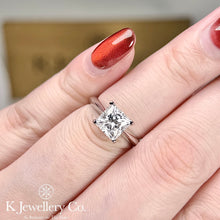 將圖片載入圖庫檢視器 Moissanite Princess Cut Ring 莫桑石公主方戒指