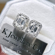 將圖片載入圖庫檢視器 Moissanite Radiant Cut/ Emerald Cut Halo Ear Studs 莫桑石祖母綠切/雷迪恩切圍鑲耳環