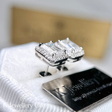 將圖片載入圖庫檢視器 Moissanite Radiant Cut/ Emerald Cut Halo Ear Studs 莫桑石祖母綠切/雷迪恩切圍鑲耳環