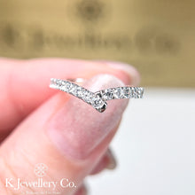 將圖片載入圖庫檢視器 Cubic Zirconia Stacking V-2 Ring 高碳鑽V字戒指