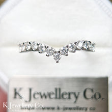 Load image into gallery viewer Moissanite V Stacking Ring Moissanite V-shaped row ring