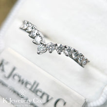 Load image into gallery viewer Moissanite V Stacking Ring Moissanite V-shaped row ring