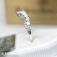 Load image into gallery viewer Moissanite V Stacking Ring Moissanite V-shaped row ring