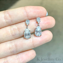 Load image into gallery viewer Moissanite Pear Earrings Moissanite pear-shaped 6.7 card earrings