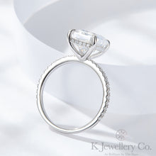 將圖片載入圖庫檢視器 Moissanite Radiant Cut/ Emerald Cut 4ct Ring 莫桑石祖母綠切/雷迪恩切圍鑲戒指