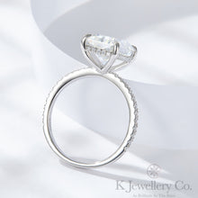 將圖片載入圖庫檢視器 Moissanite Radiant Cut/ Emerald Cut 4ct Ring 莫桑石祖母綠切/雷迪恩切圍鑲戒指