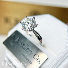 Load image into gallery viewer Moissanite Solitaire Six Prongs Ring Moissanite high inlaid small arm six prong ring