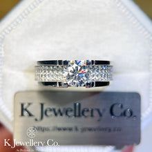 Load image into gallery viewer Moissanite Men Horn Paved Ring Moissanite Men's Horn Paved Ring