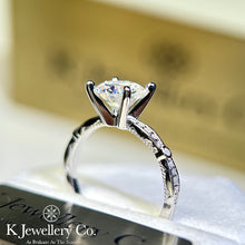 Load image into gallery viewer Moissanite Elegant Four Prong Ring 1.5 Carat Full Moissanite High Setting Vintage Ring