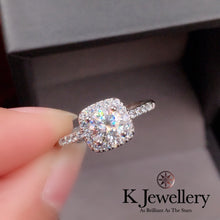 將圖片載入圖庫檢視器 Moissanite Square Full Paved Ring莫桑石方型圍鑲戒指