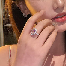 將圖片載入圖庫檢視器 Cubic Zirconia Pink The One Halo Ring 粉紅高碳鑽3卡蛋型圍鑲戒指