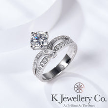 Load image into gallery viewer Moissanite 2ct Cushion Cut Princess Crown Ring Moissanite crown pillow type 2 card ring