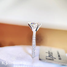 將圖片載入圖庫檢視器 Moissanite Six Prong Paved Ring 莫桑石幼臂高鑲六爪戒指
