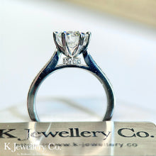 Load image into gallery viewer Moissanite Rolling Crown Ring Moissanite Crown Turning Ring