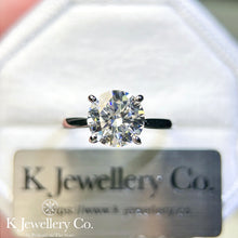 Load image into gallery viewer Moissanite Classic Four Claws Ring Moissanite Classic Four Claws Clear Setting Ring