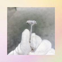 將圖片載入圖庫檢視器 Moissanite PT950 Pear Halo Paved Ring 莫桑石PT950鉑金梨型圍鑲戒指