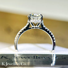 將圖片載入圖庫檢視器 Moissanite Four Prong Hidden Halo Paved Ring 莫桑石四爪隱形高托圍鑲戒指