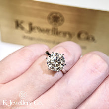 Load image into gallery viewer Moissanite Solitaire Six Prongs Ring Moissanite high inlaid small arm six prong ring