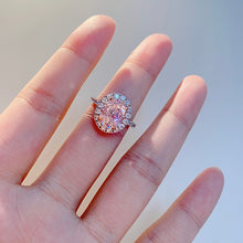 將圖片載入圖庫檢視器 Cubic Zirconia Pink The One Halo Ring 粉紅高碳鑽3卡蛋型圍鑲戒指