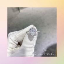 將圖片載入圖庫檢視器 Moissanite PT950 Pear Halo Paved Ring 莫桑石PT950鉑金梨型圍鑲戒指