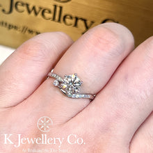 Load image into gallery viewer Moissanite Star Wishes Ring Moissanite Star Wishes Ring