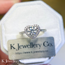 將圖片載入圖庫檢視器 Moissanite Heart Full Paved Ring 莫桑石傾心戒指