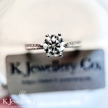 Load image into gallery viewer Moissanite Rolling Crown Ring Moissanite Crown Turning Ring